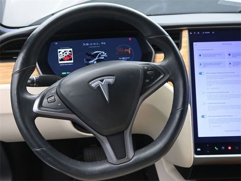 Used 2020 Tesla Model S Long Range Plus image 28
