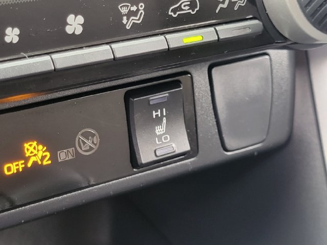 Used 2025 Toyota RAV4 XLE w/ Convenience Package AWD/4WD image 15