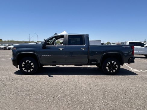 Used 2020 Chevrolet Silverado 2500 Custom w/ Custom Value Package AWD/4WD image 2