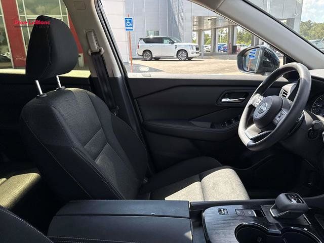 Certified 2024 Nissan Rogue SV FWD image 10