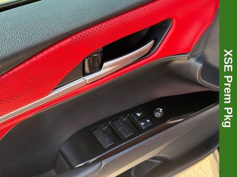 Used 2025 Toyota Camry XSE FWD image 18