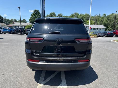 Used 2021 Jeep Grand Cherokee L Laredo AWD/4WD image 4