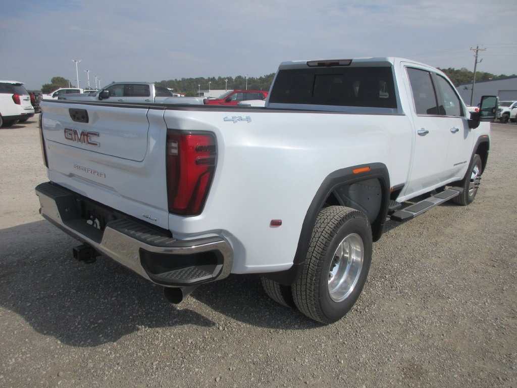 New 2026 GMC Sierra 3500 SLT w/ SLT Premium Package AWD/4WD image 4