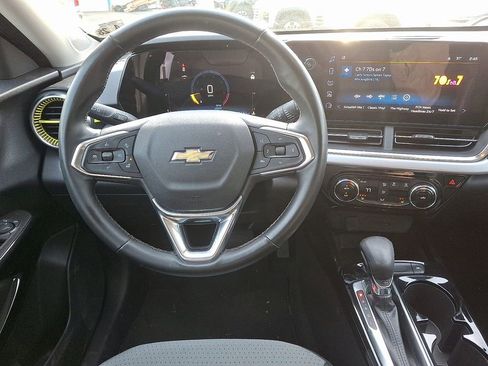 Used 2024 Chevrolet Trax LT w/ Driver Confidence Package image 11