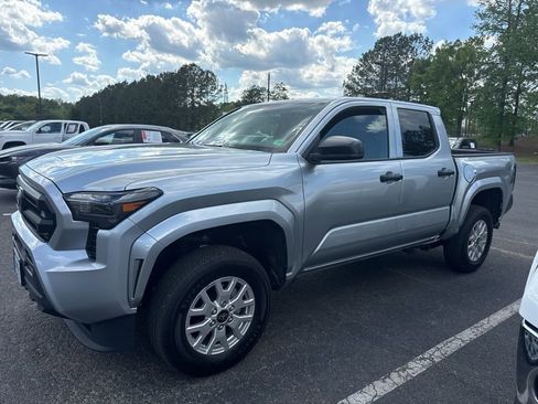 Used 2025 Toyota Tacoma SR w/ SR Upgrade Package image 4