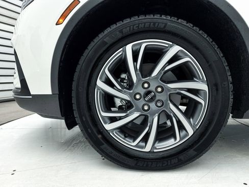 Used 2024 Lincoln Corsair Premiere image 16