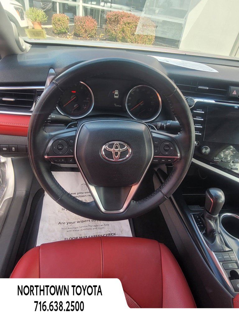 Used 2018 Toyota Camry XSE FWD image 17