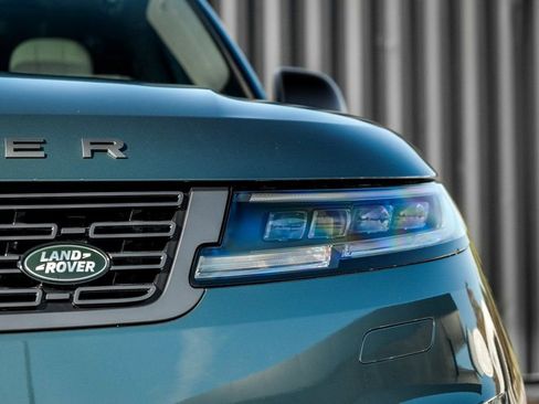 New 2025 Land Rover Range Rover Sport SE image 6