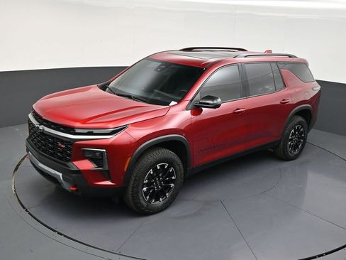 Used 2025 Chevrolet Traverse Z71 w/ Enhanced Driving Package image 13