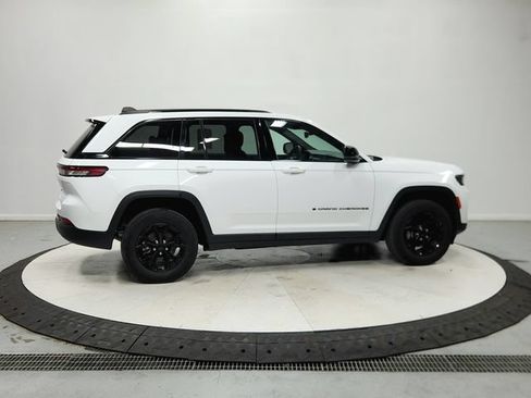 New 2026 Jeep Grand Cherokee Laredo X RWD image 9
