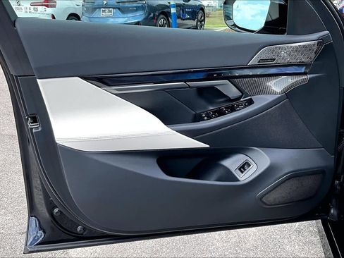 Certified 2025 BMW i5 M60 w/ Executive Package image 24