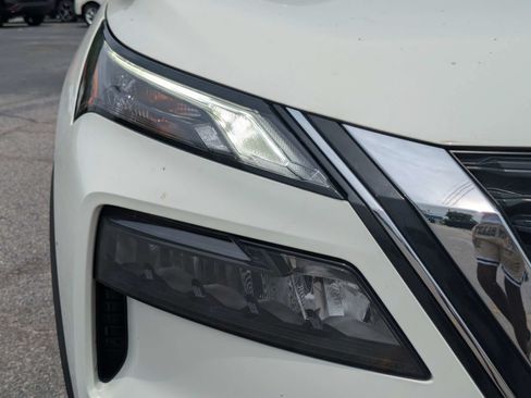 Used 2023 Nissan Rogue S FWD image 10
