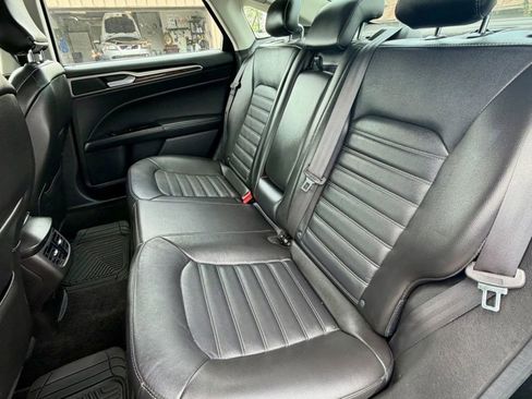 Used 2016 Ford Fusion SE w/ Equipment Group 202A AWD/4WD image 19