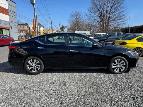 Used 2023 Nissan Altima 2.5 S image 4