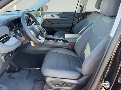 Used 2026 Ford Explorer Active RWD image 10