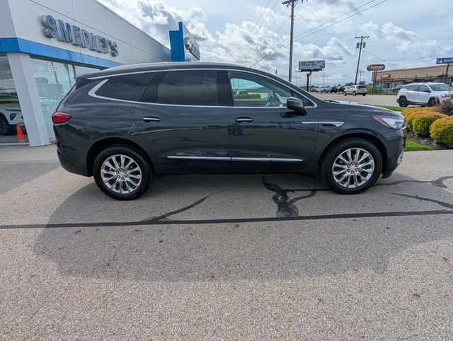 Used 2018 Buick Enclave Essence AWD/4WD image 2
