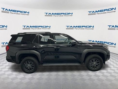 Used 2025 Toyota 4Runner SR5 AWD/4WD image 6