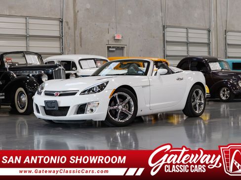 Used 2008 Saturn Sky Red Line image 2