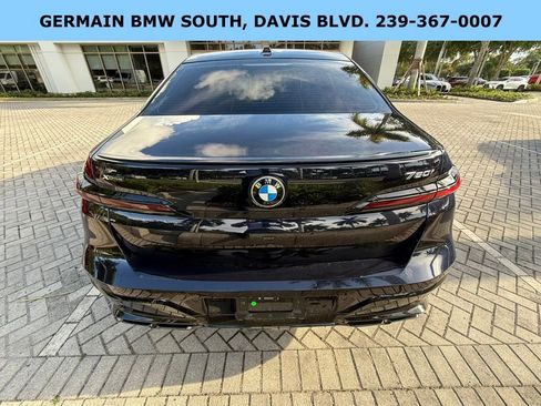 Used 2025 BMW 760i xDrive w/ Executive Package image 7