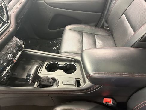 Used 2022 Dodge Durango R/T w/ Blacktop Package AWD/4WD image 22