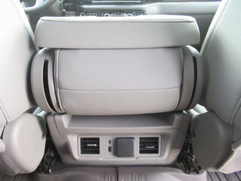 Used 2024 GMC Sierra 1500 SLT AWD/4WD image 34