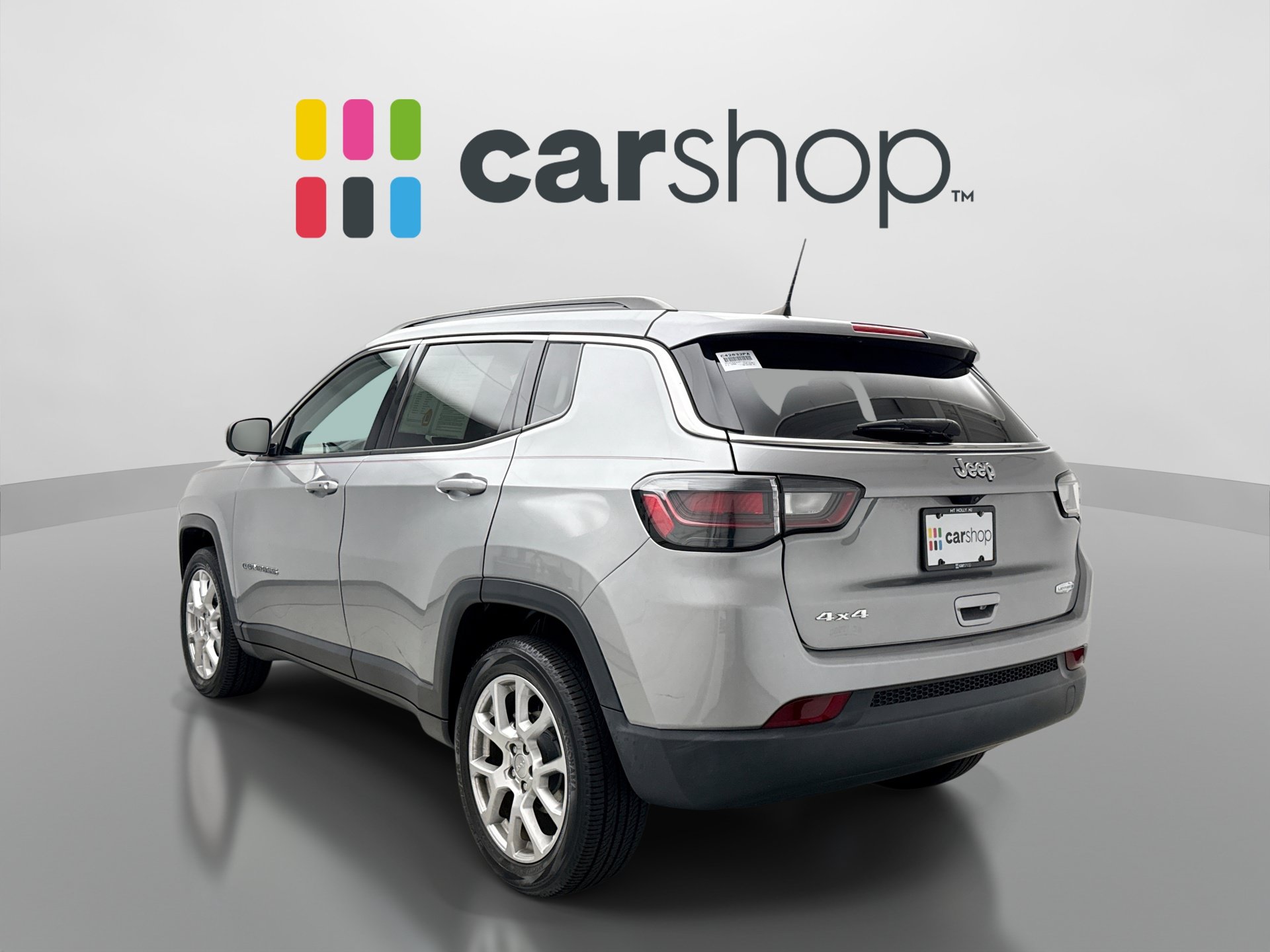 Used 2022 Jeep Compass Latitude w/ Sun and Sound Group AWD/4WD image 3