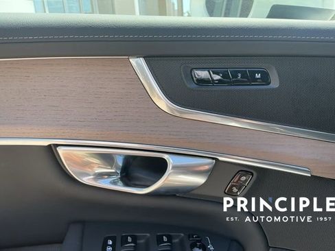 Certified 2025 Volvo XC90 B5 Plus image 26