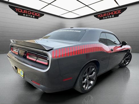 Used 2019 Dodge Challenger R/T image 5