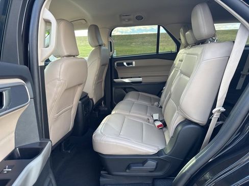 Used 2023 Ford Explorer XLT w/ Equipment Group 202A image 10