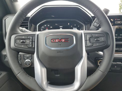 New 2025 GMC Sierra 1500 Elevation image 22