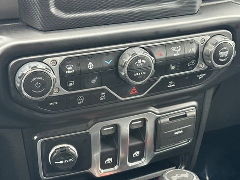 Used 2022 Jeep Wrangler Sport S image 29