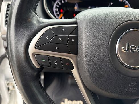 Used 2019 Jeep Grand Cherokee Altitude image 22