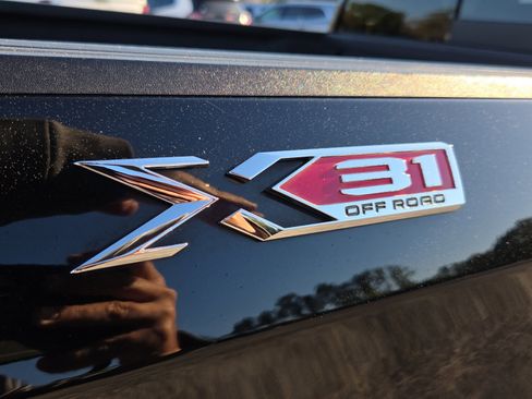 Used 2021 GMC Sierra 1500 SLT w/ SLT Convenience Package image 20