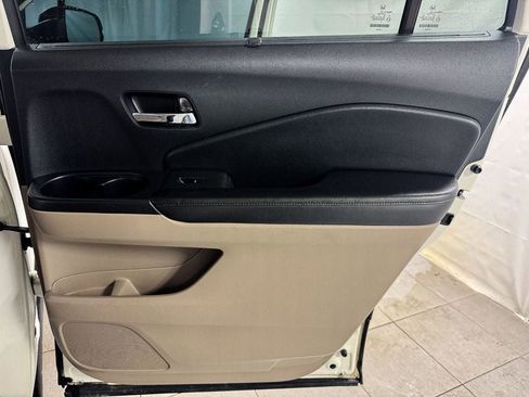 Used 2016 Honda Pilot Touring image 18