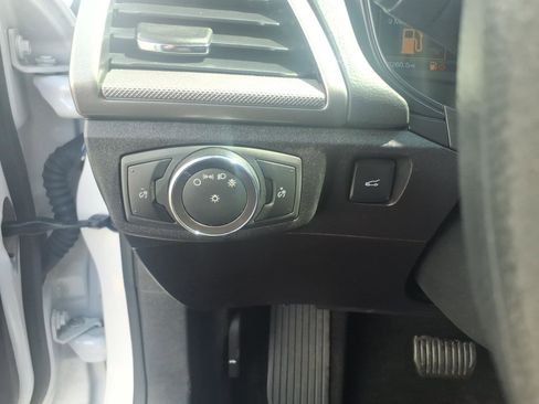 Used 2018 Ford Fusion SE w/ Fusion SE Technology Package image 13