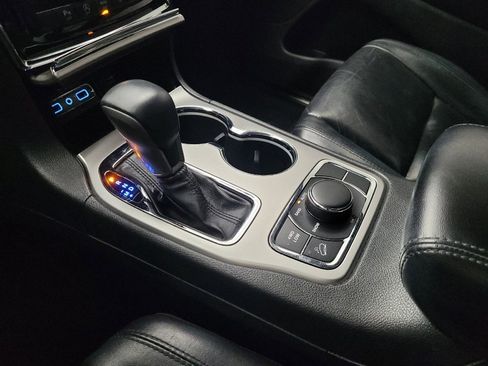 Used 2019 Jeep Grand Cherokee Limited AWD/4WD image 26