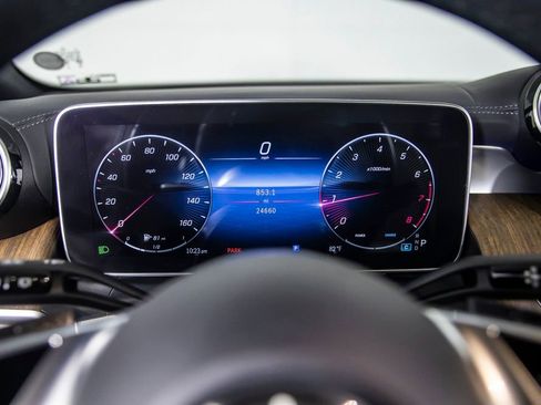 Used 2024 Mercedes-Benz GLC 300 4MATIC image 27