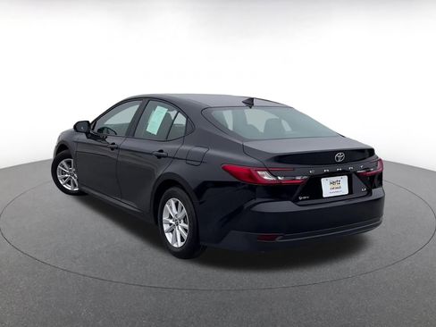 Used 2025 Toyota Camry LE image 11