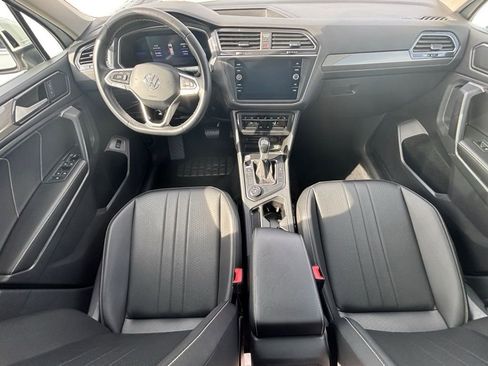 Used 2022 Volkswagen Tiguan SE image 17