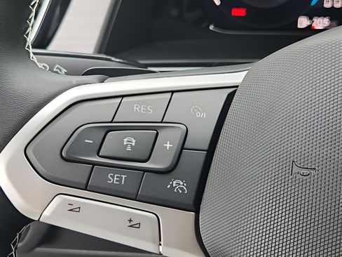 New 2026 Volkswagen Atlas Cross Sport SE image 20