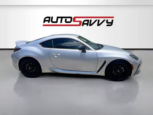 Used 2026 Toyota GR86 Premium w/ ALL Weather Mat Package (TMS) RWD image 8