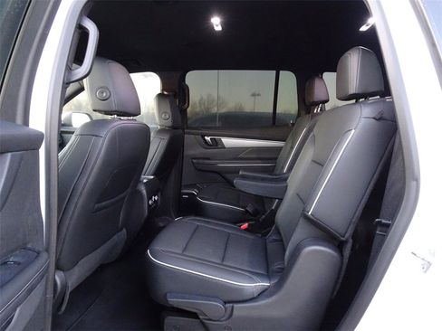 Used 2025 Buick Enclave Preferred image 14