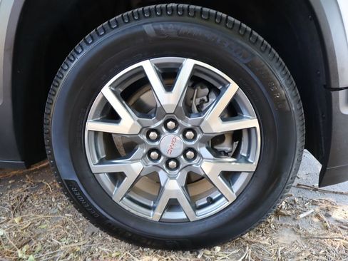 Used 2023 GMC Acadia SLT AWD/4WD image 46