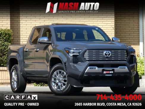 Used 2025 Toyota Tacoma Limited AWD/4WD image 7