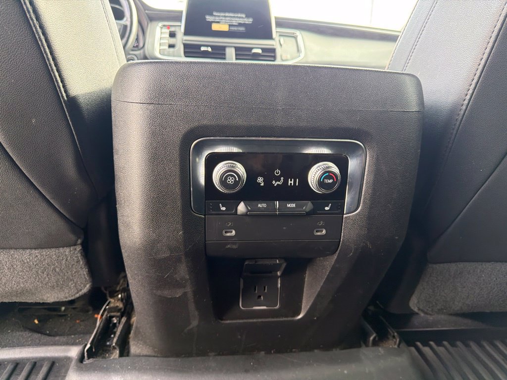 Used 2022 GMC Yukon XL SLT w/ SLT Luxury Package AWD/4WD image 20