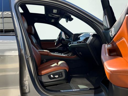 Used 2023 BMW X7 M60i w/ Executive Package image 36
