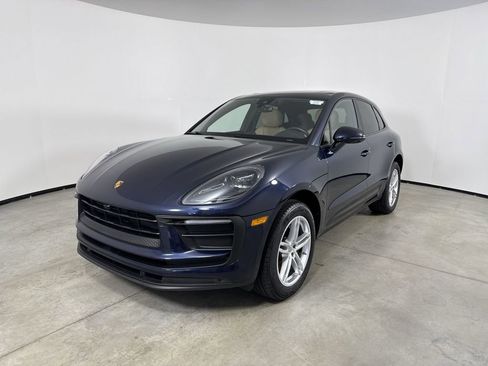 Certified 2022 Porsche Macan AWD/4WD image 1