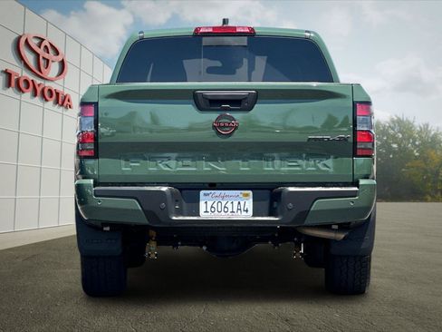 Used 2024 Nissan Frontier PRO-4X w/ Technology Package AWD/4WD image 4