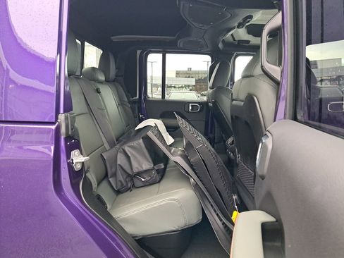 New 2026 Jeep Gladiator Mojave image 15