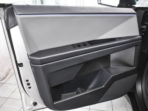 Used 2025 Tesla Cybertruck AWD Crew Cab image 9